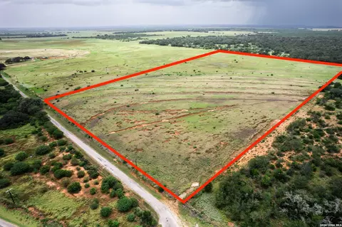 56 9 Acres County Road 136, Floresville, TX 78114