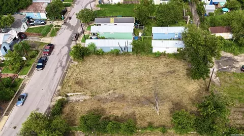 1720 W Salinas, San Antonio, TX 78207
