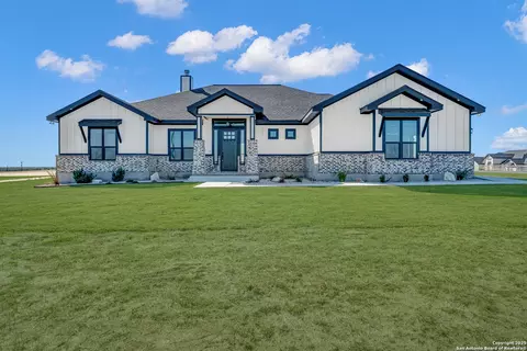 158 Estates Dr, La Vernia, TX 78121