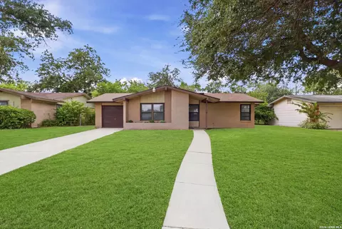 429 E Wright Blvd, Universal City, TX 78148