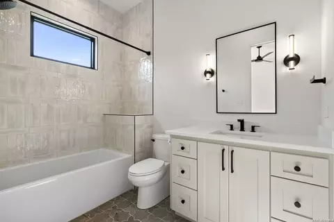 Bath - 258 Mitchell Dr, Spring Branch, TX 78070 photo 6 of 7