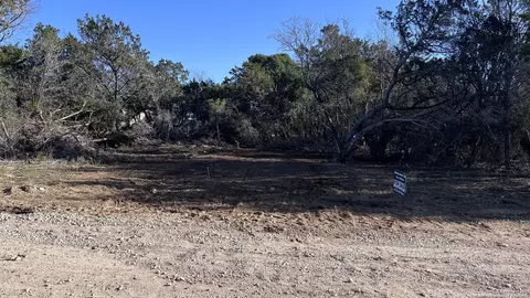 172 Paladin Dr, Bandera, TX 78003