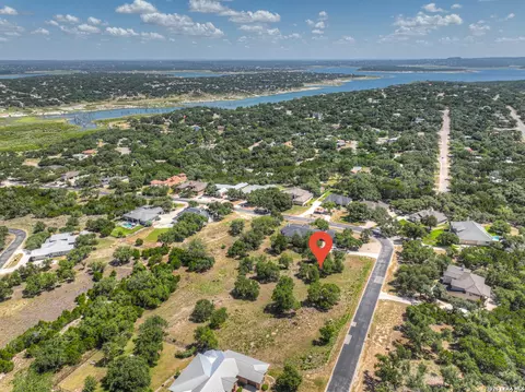 1633 Bella Vis, Canyon Lake, TX 78133