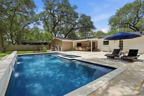 106 Canyon Creek Dr, Hollywood Park, TX 78232