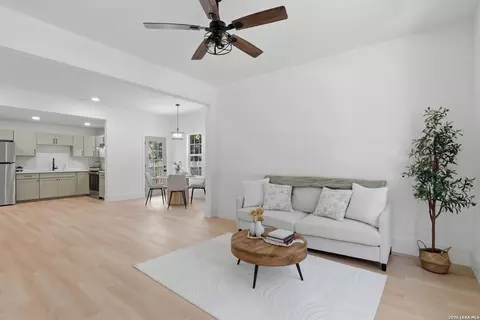 415 Elm St, Seguin, TX 78155