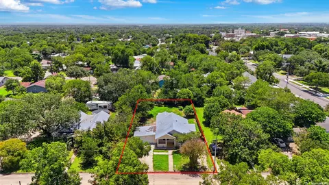 415 Elm St, Seguin, TX 78155