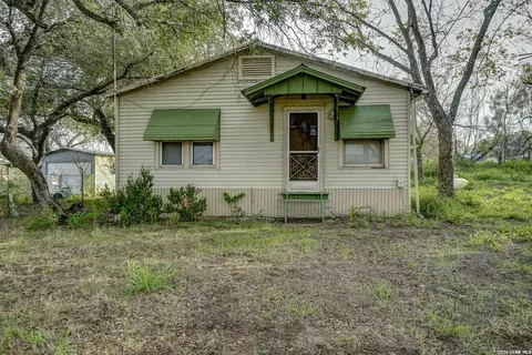 Exterior - 17770 Interstate 35 S, Lytle, TX 78052 photo 3 of 4