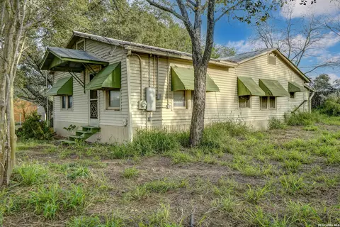 Exterior - 17770 Interstate 35 S, Lytle, TX 78052 photo 4 of 4
