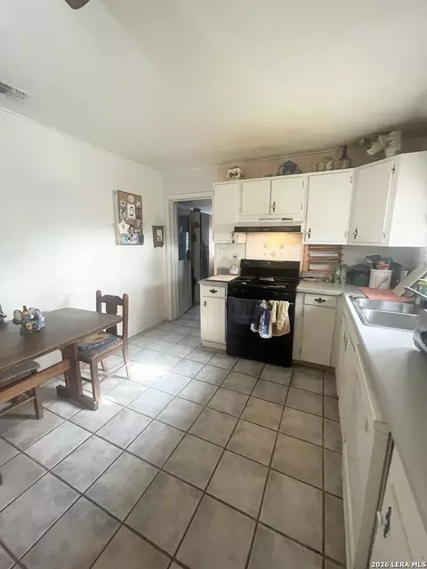 Kitchen - 141 County Road 779, Devine, TX 78016 photo 1 of 1