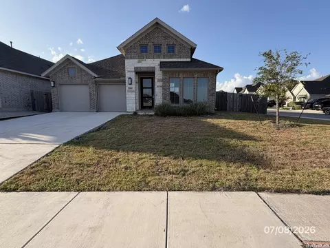 1900 Highland, Seguin, TX 78155