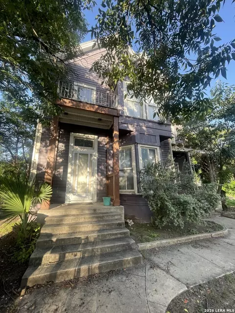 1820 N Olive, San Antonio, TX 78208