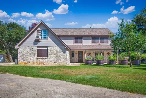 2611 Barton Hill Dr, Bulverde, TX 78163