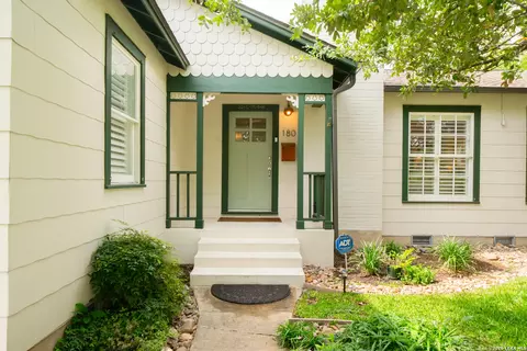 180 Claywell Dr, Alamo Heights, TX 78209