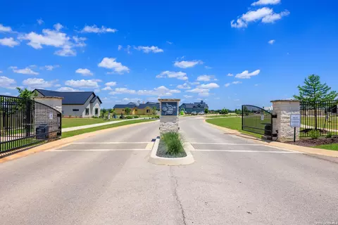 314 Interlaken St, Fredericksburg, TX 78624