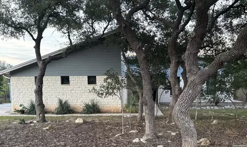 172 Bluff Trl, Dripping Springs, TX 78620