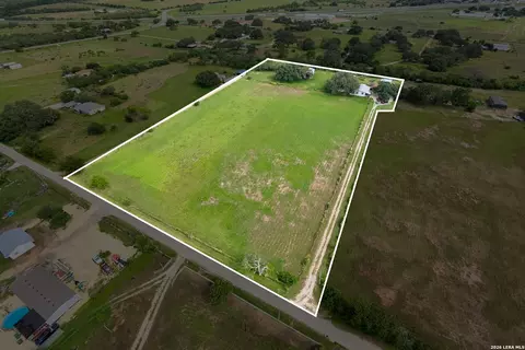 View/Area - 235 County Road 7712, Devine, TX 78016 photo 2 of 3