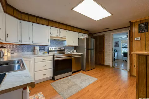 Kitchen - 235 County Road 7712, Devine, TX 78016 photo 1 of 2