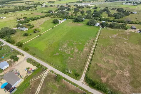 View/Area - 235 County Road 7712, Devine, TX 78016 photo 3 of 3