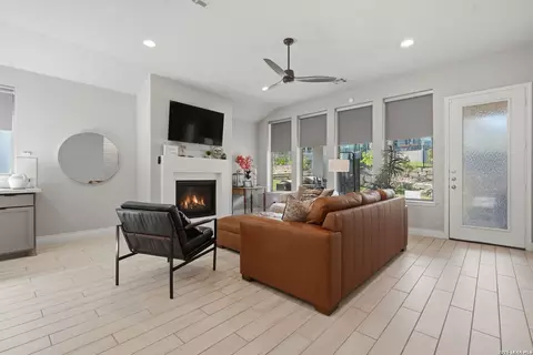 311 Navarro, Boerne, TX 78006