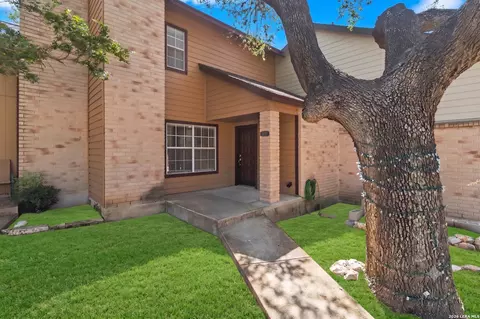 2455 Wild Turkey E, San Antonio, TX 78232