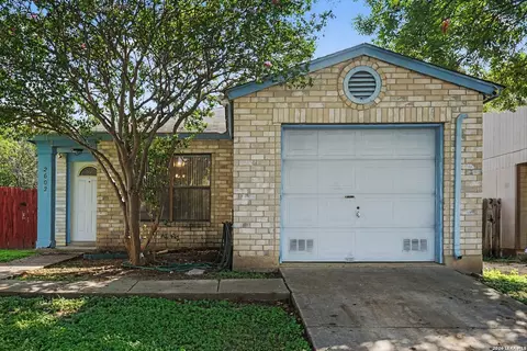 2602 Buffalo Pass Dr, San Antonio, TX 78245