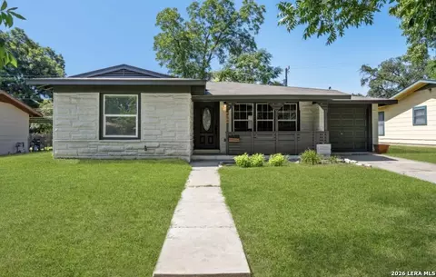 454 Storeywood Dr, San Antonio, TX 78213