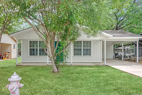1037 N Guadalupe, Seguin, TX 78155