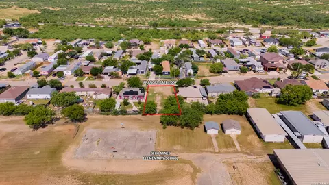 2825 Frances Gates Loop, Eagle Pass, TX 78852 photo 11
