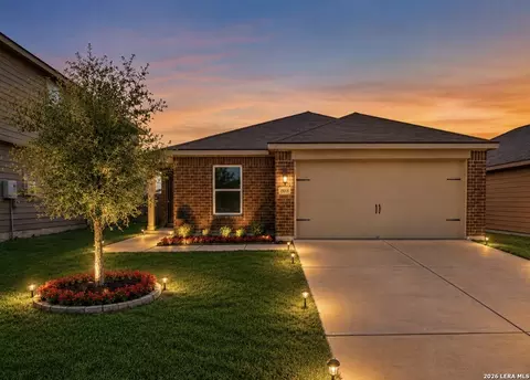Exterior - 15018 Silver Tree, Von Ormy, TX 78073 photo 2 of 2