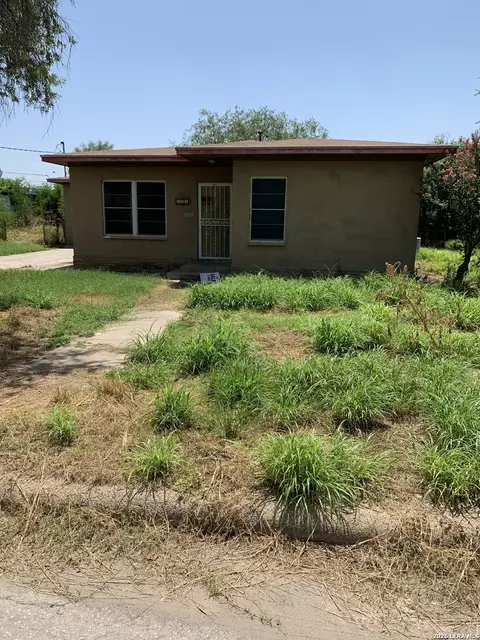 103 S 12th, Carrizo Springs, TX 78834