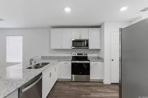 Kitchen - 1221 Punta Mita St, Converse, TX 78109 photo 4 of 6