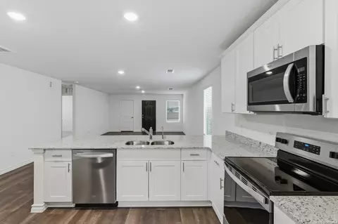 Kitchen - 1221 Punta Mita St, Converse, TX 78109 photo 5 of 6