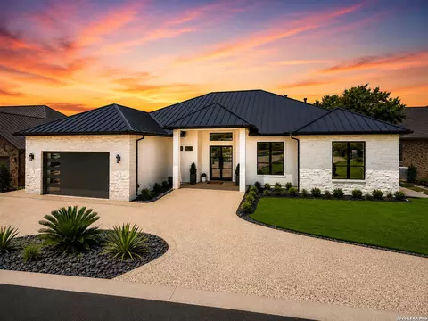 142 Paradise Pt, Boerne, TX 78006