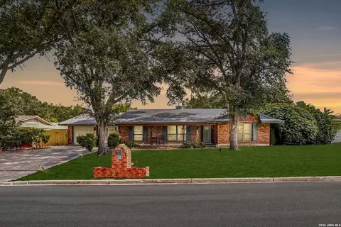 513 Winfield Blvd, Windcrest, TX 78239
