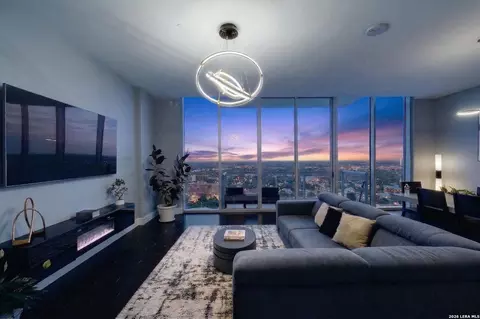 610 E Market St UNIT 2605, San Antonio, TX 78205