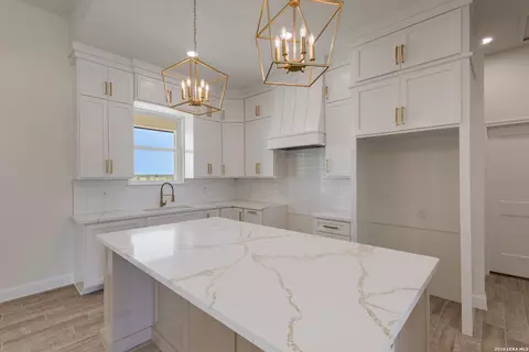 Kitchen - 3132 Jacob Jacob Dr, Eagle Pass, TX 78852 photo 2 of 5