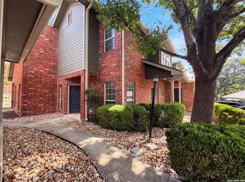 40 Chapel Hill Cir, San Antonio, TX 78240