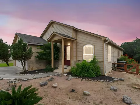 388 Deerwood Cir, Bandera, TX 78003