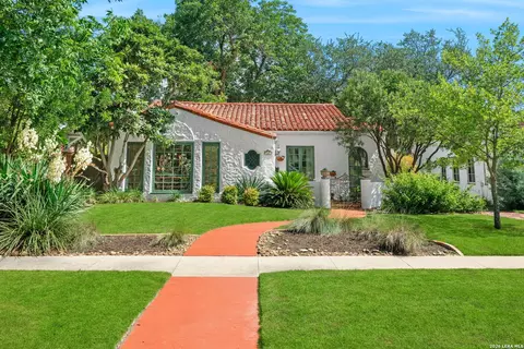 233 W Hollywood Ave, San Antonio, TX 78212