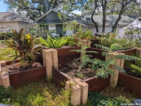 2818 Whisper Fawn St, San Antonio, TX 78230