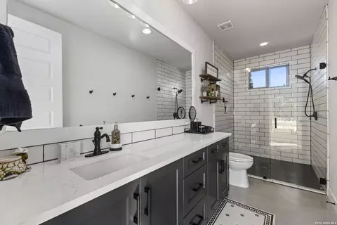 Bath - 116 Serene St, Spring Branch, TX 78070 photo 5 of 5