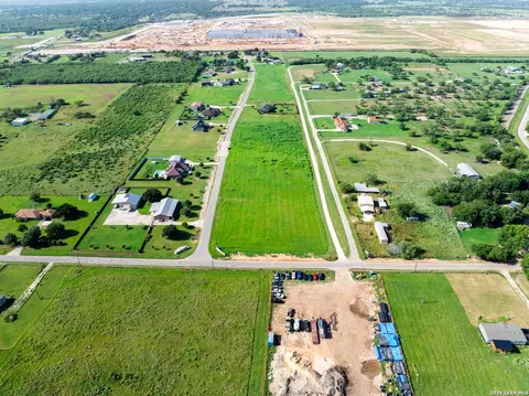 114 County Road 684, Lytle, TX 78052 photo 10