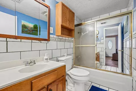 Bath - 619 Webb Ave, Devine, TX 78016 photo 1 of 1