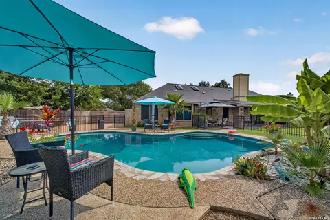 104 Sunnyland, Castroville, TX 78009