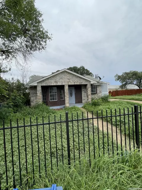 930 S Leona, San Antonio, TX 78207