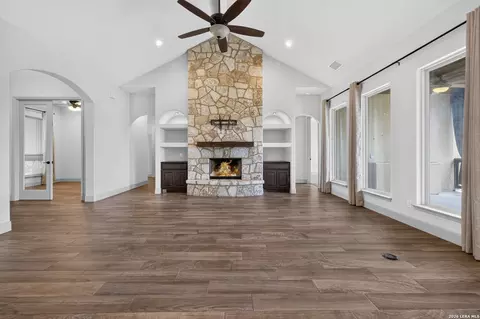 806 Shady Holw, New Braunfels, TX 78132