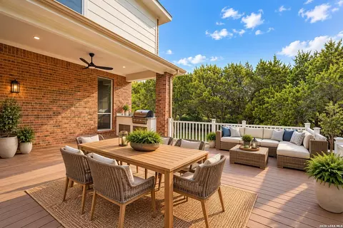 9921 Michelle Hl, Garden Ridge, TX 78266