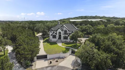 9314 Schoolhouse Rd, San Antonio, TX 78255