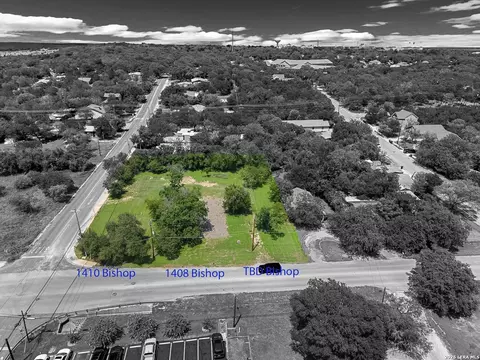 1408 N Bishop, San Marcos, TX 78666