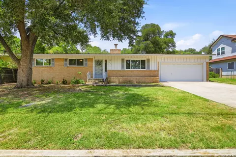 633 Lockener Ave, New Braunfels, TX 78130